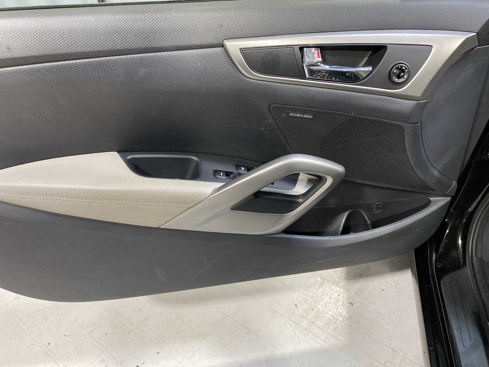 2012 Hyundai Veloster N 21
