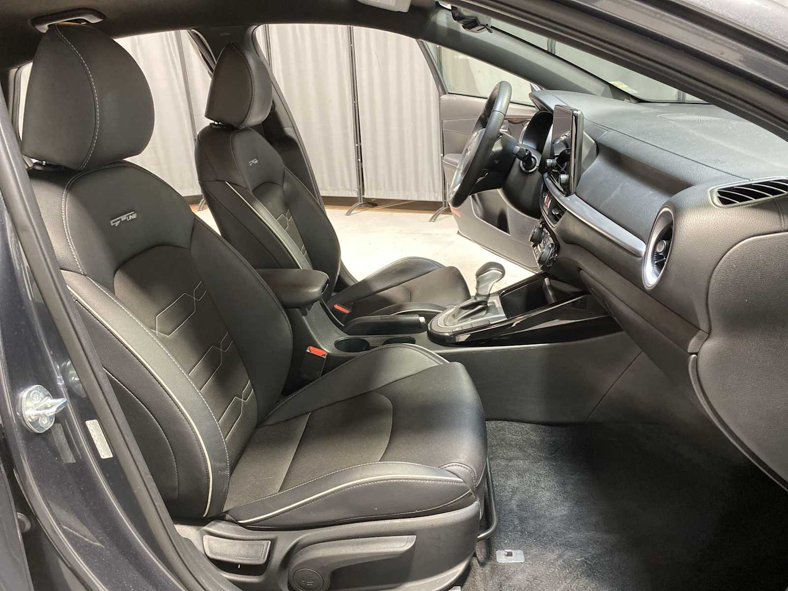 Thumbnail: 2023 Kia Forte - 14