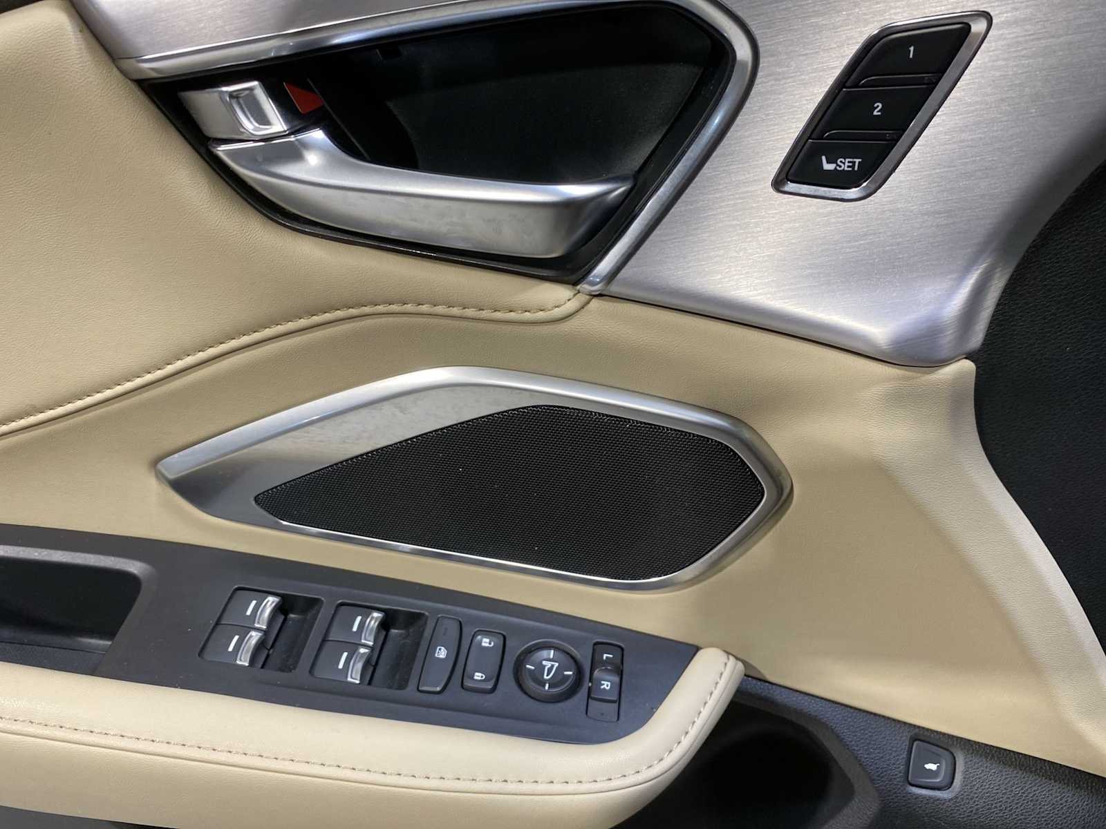 Thumbnail: 2023 Acura RDX - 23