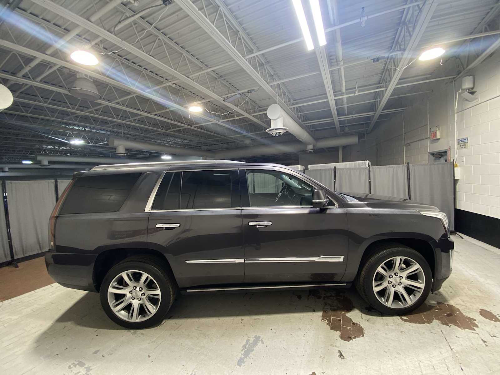 Thumbnail: 2015 Cadillac Escalade - 27
