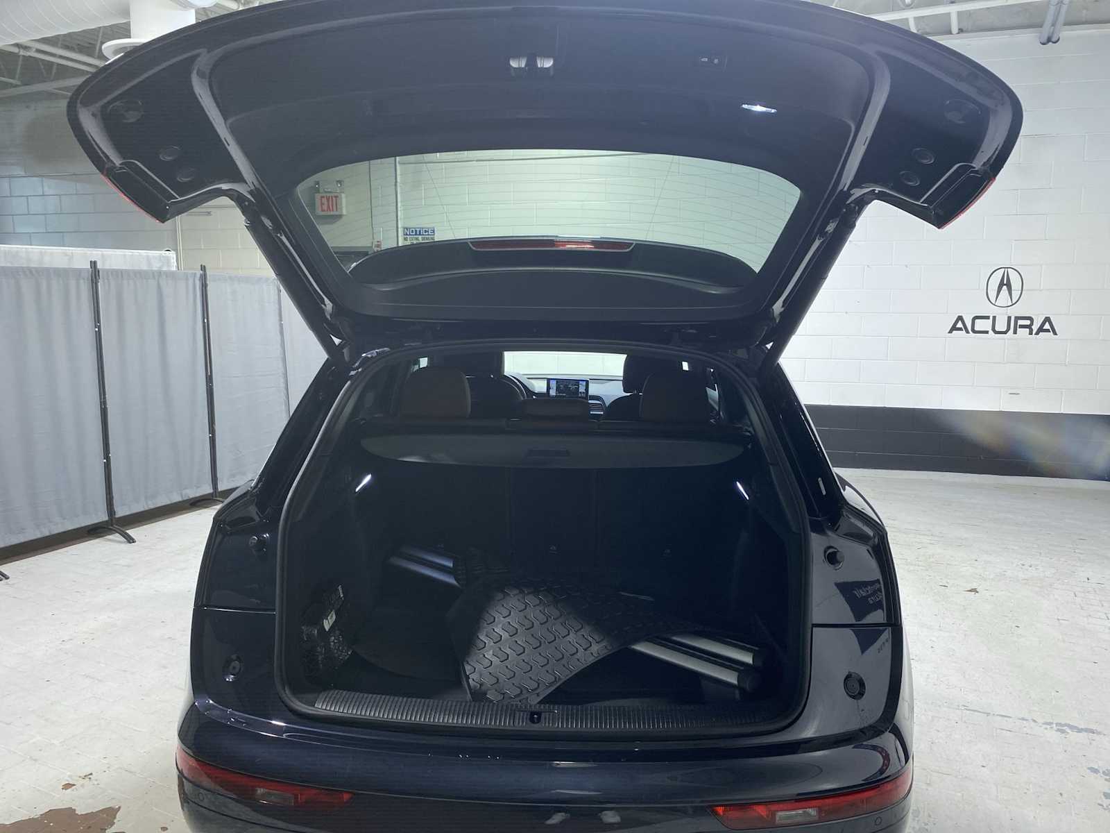 Thumbnail: 2019 Audi Q5 - 19