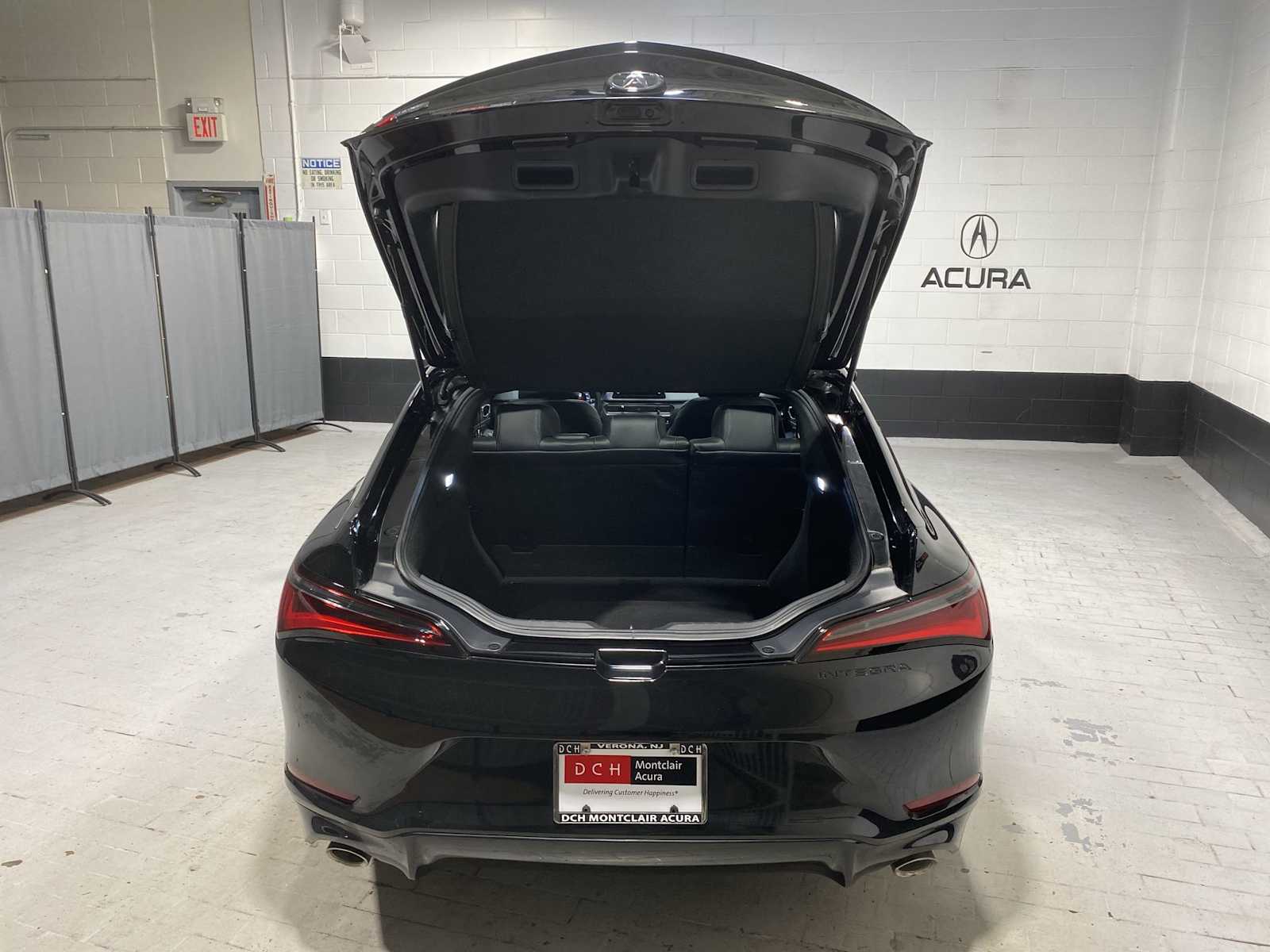 Thumbnail: 2023 Acura Integra - 19