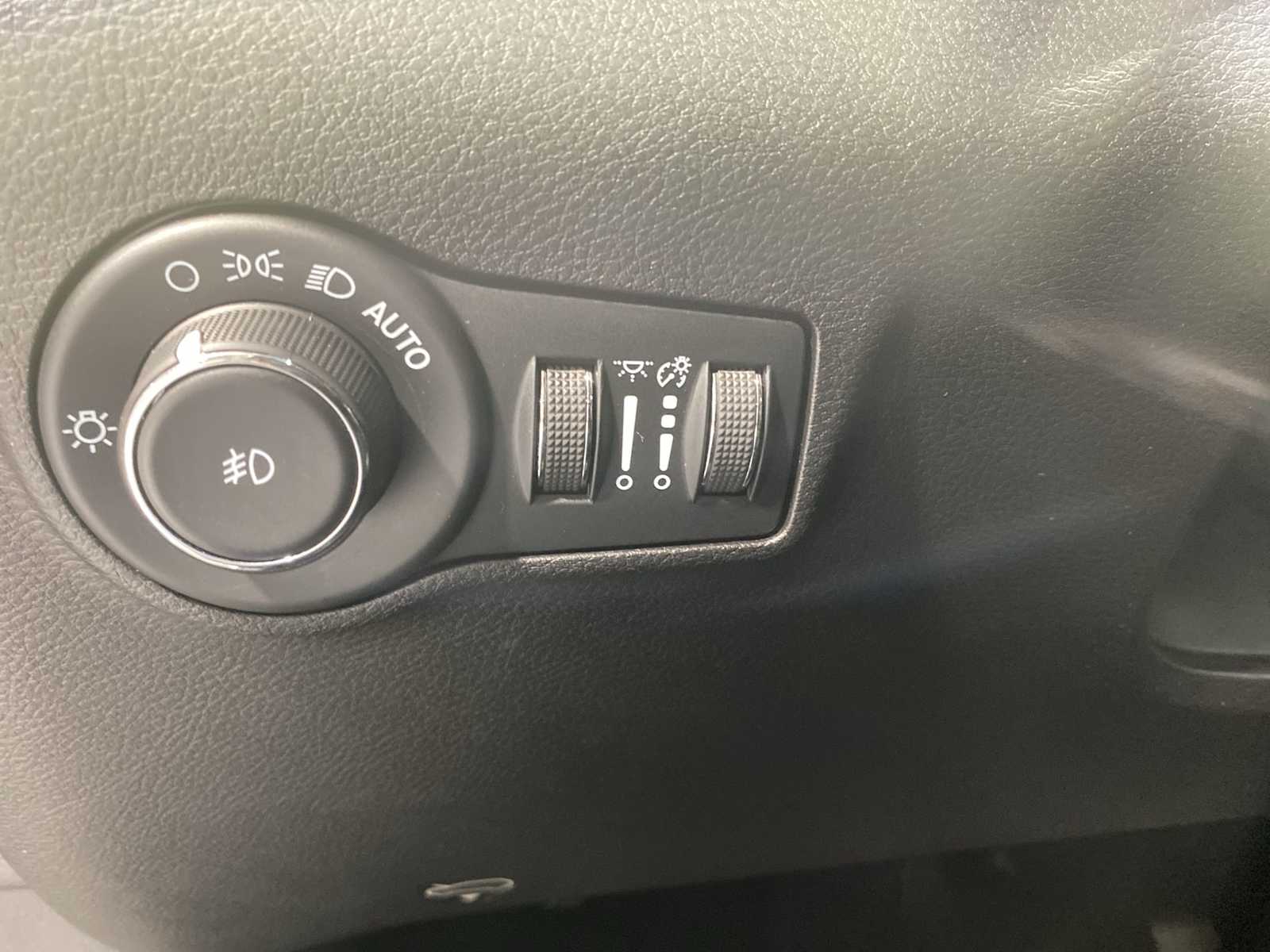 Thumbnail: 2022 Jeep Compass - 24
