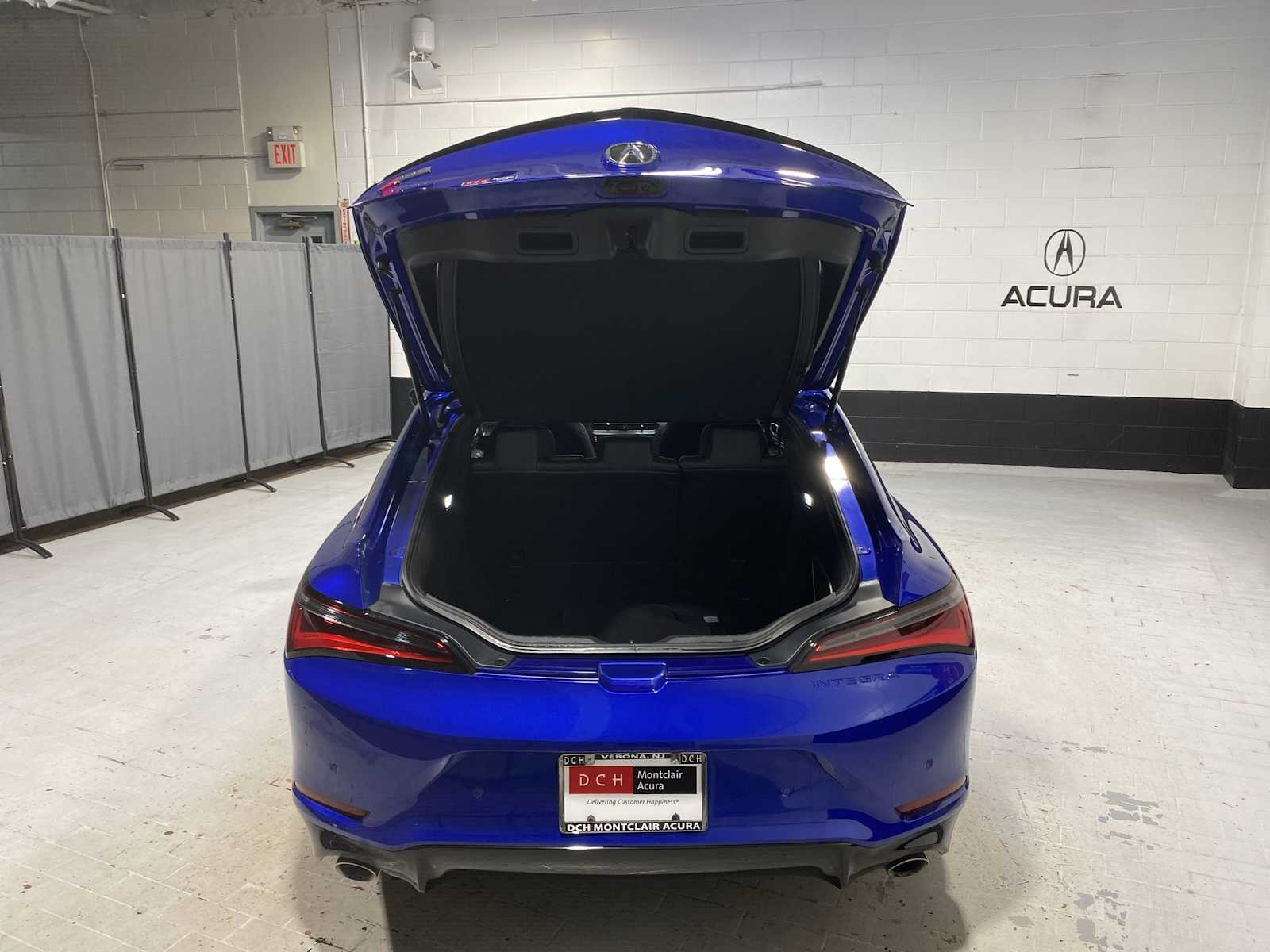 Thumbnail: 2023 Acura Integra - 19