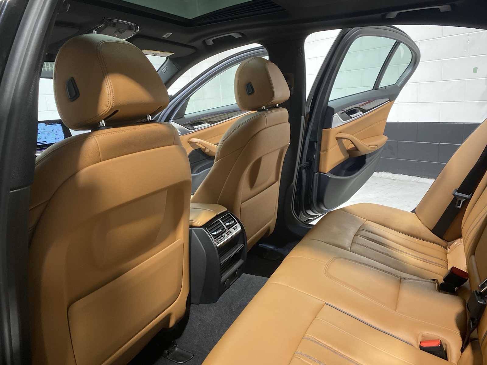 Thumbnail: 2018 BMW 5 Series - 12