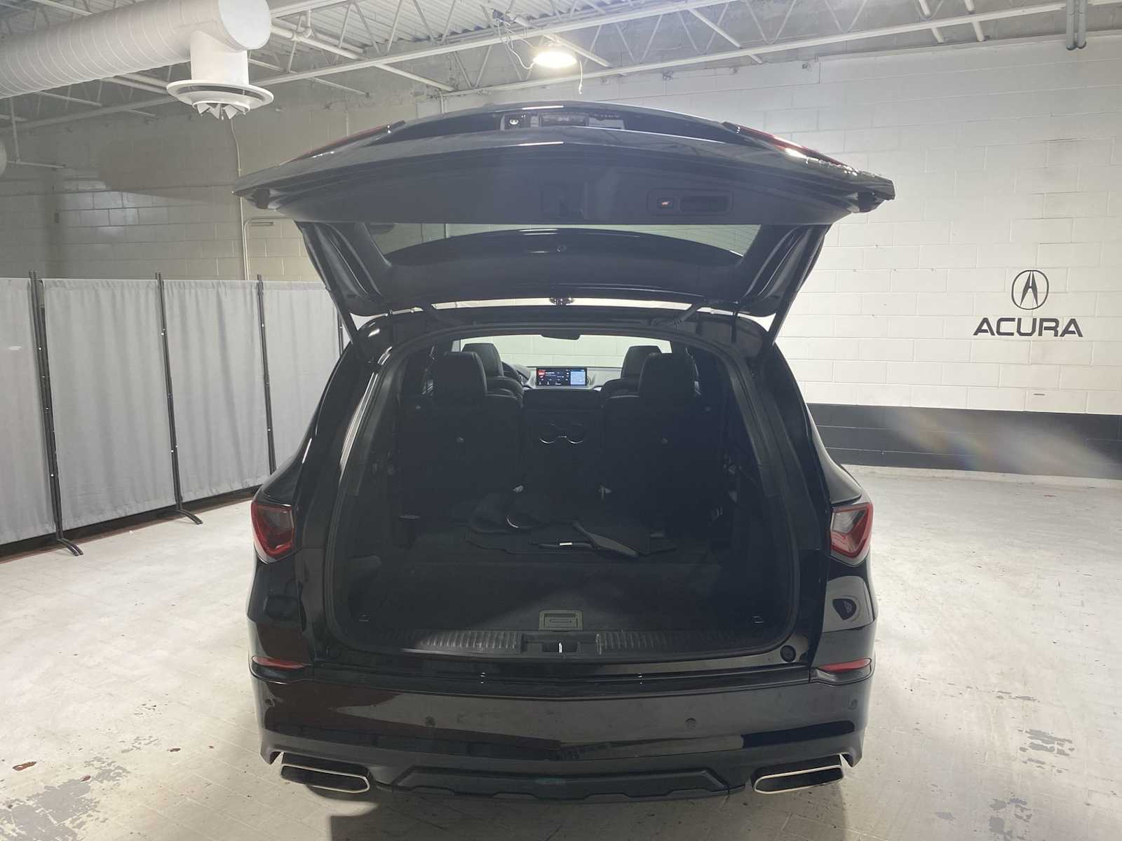 Thumbnail: 2023 Acura MDX - 19