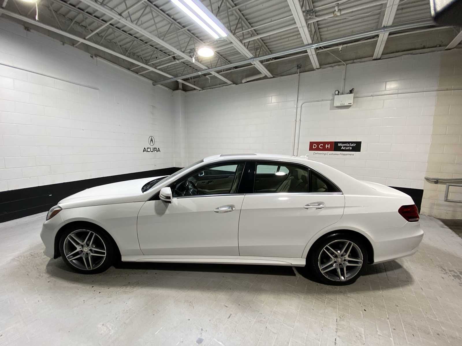 Thumbnail: 2014 Mercedes-Benz E-Class - 3