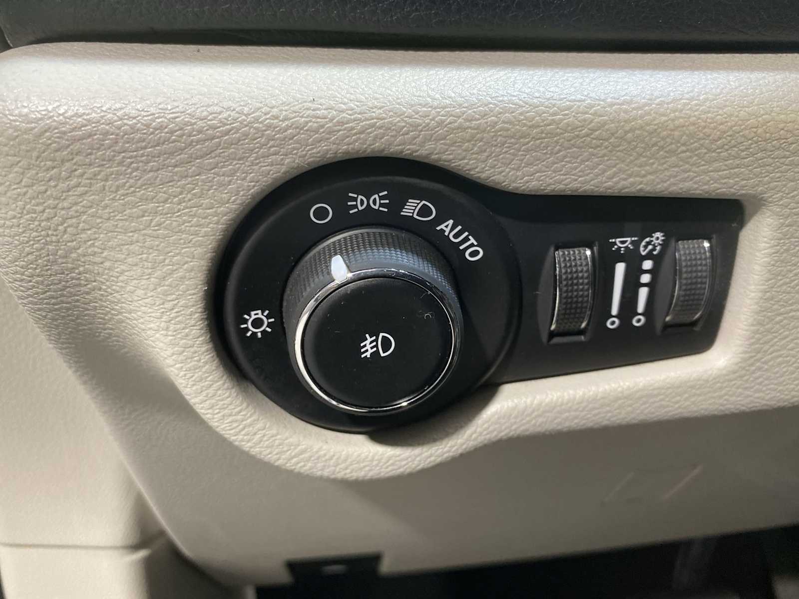 Thumbnail: 2019 Chrysler Pacifica - 23