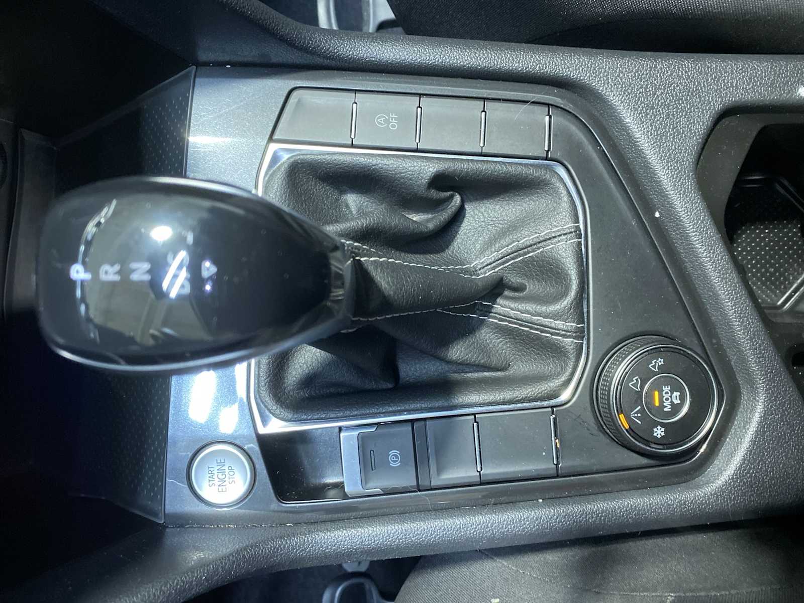 Thumbnail: 2022 Volkswagen Tiguan - 17