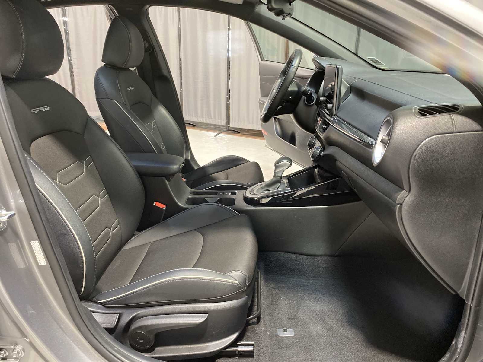 Thumbnail: 2023 Kia Forte - 14