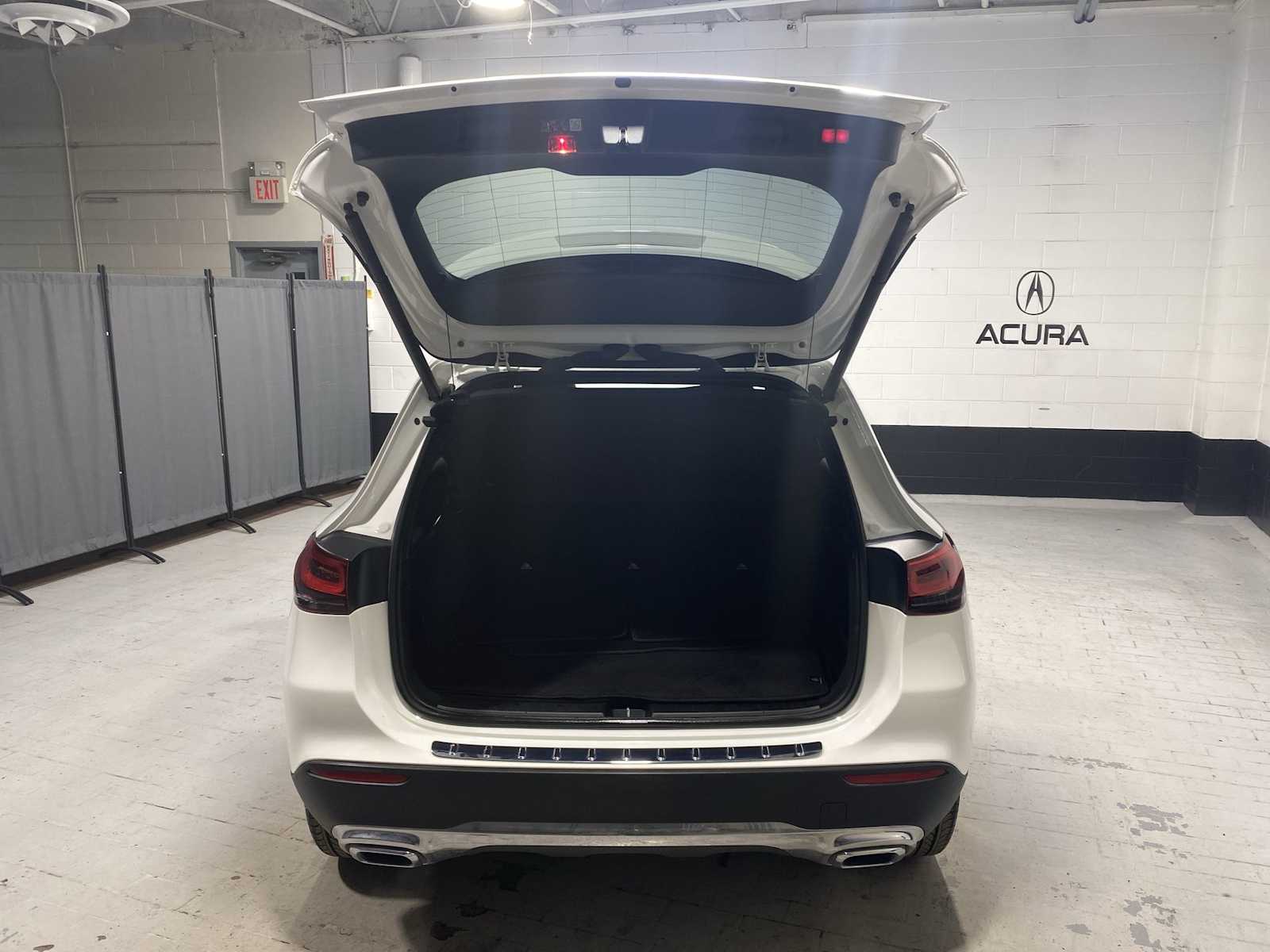 Thumbnail: 2023 Mercedes-Benz GLA - 19