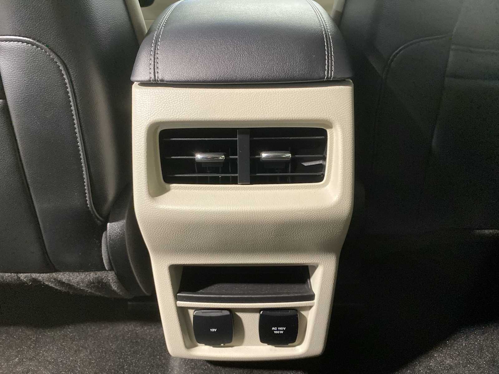 Thumbnail: 2019 Ford Edge - 25