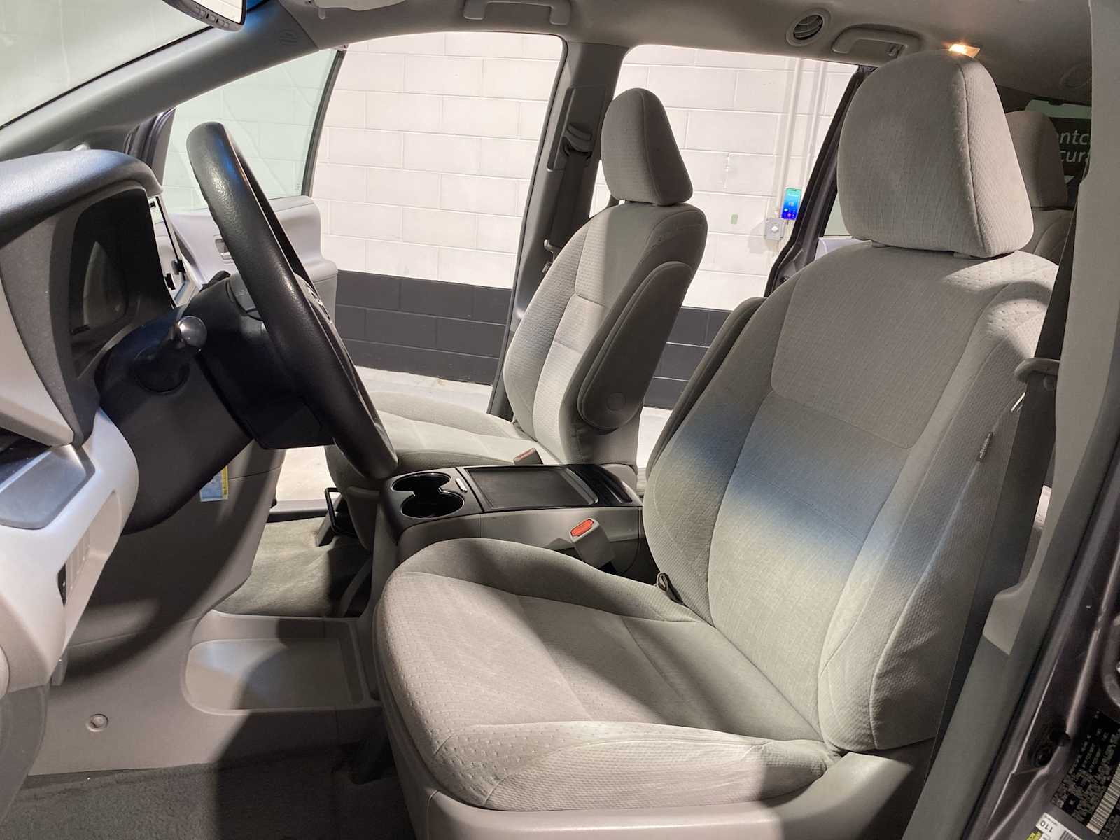 Thumbnail: 2015 Toyota Sienna - 11