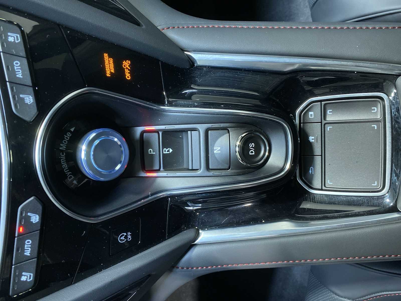 Thumbnail: 2025 Acura RDX - 17