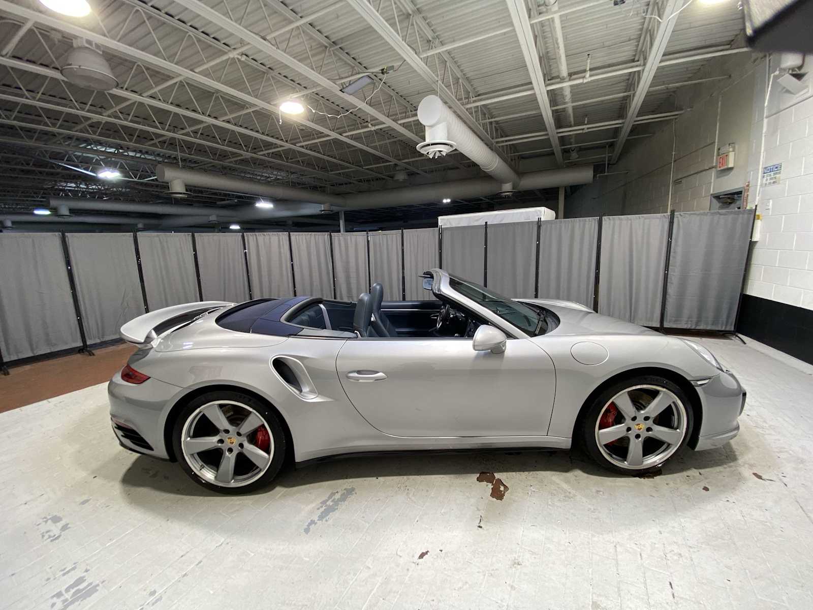 Thumbnail: 2017 Porsche 911 - 25