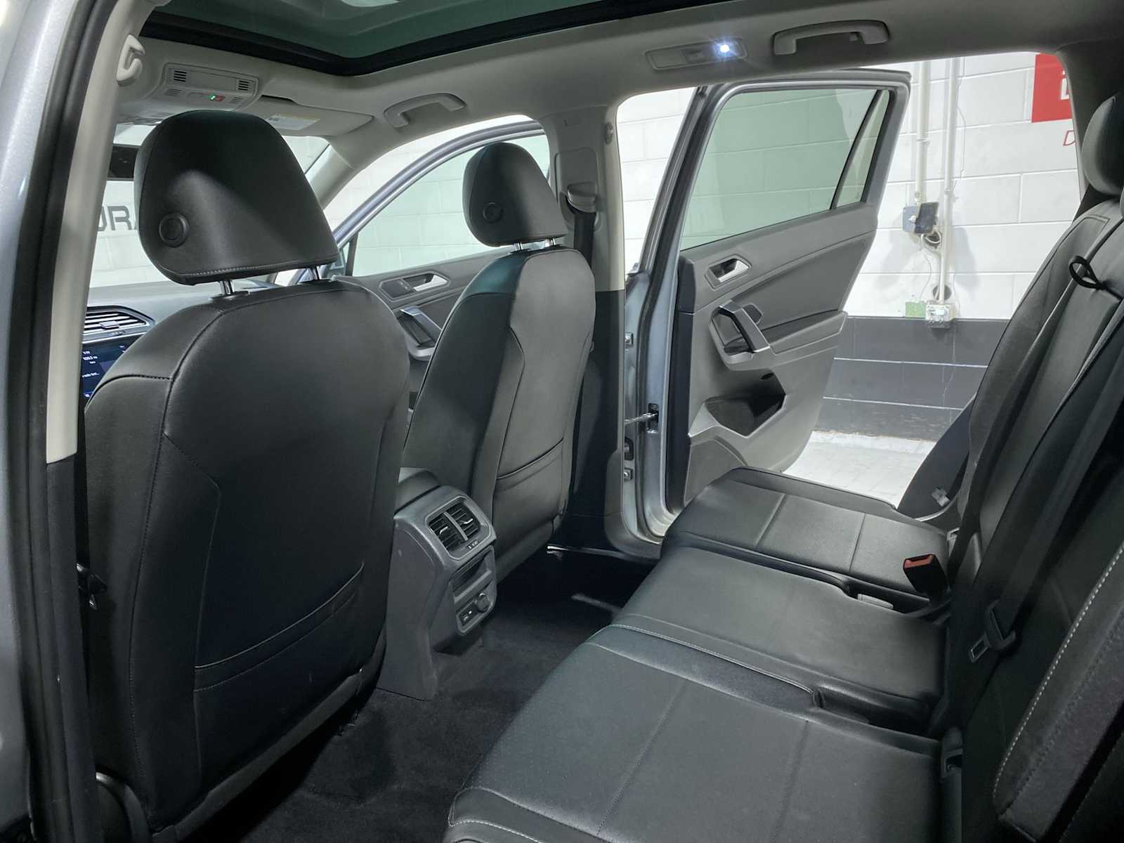 Thumbnail: 2020 Volkswagen Tiguan - 12