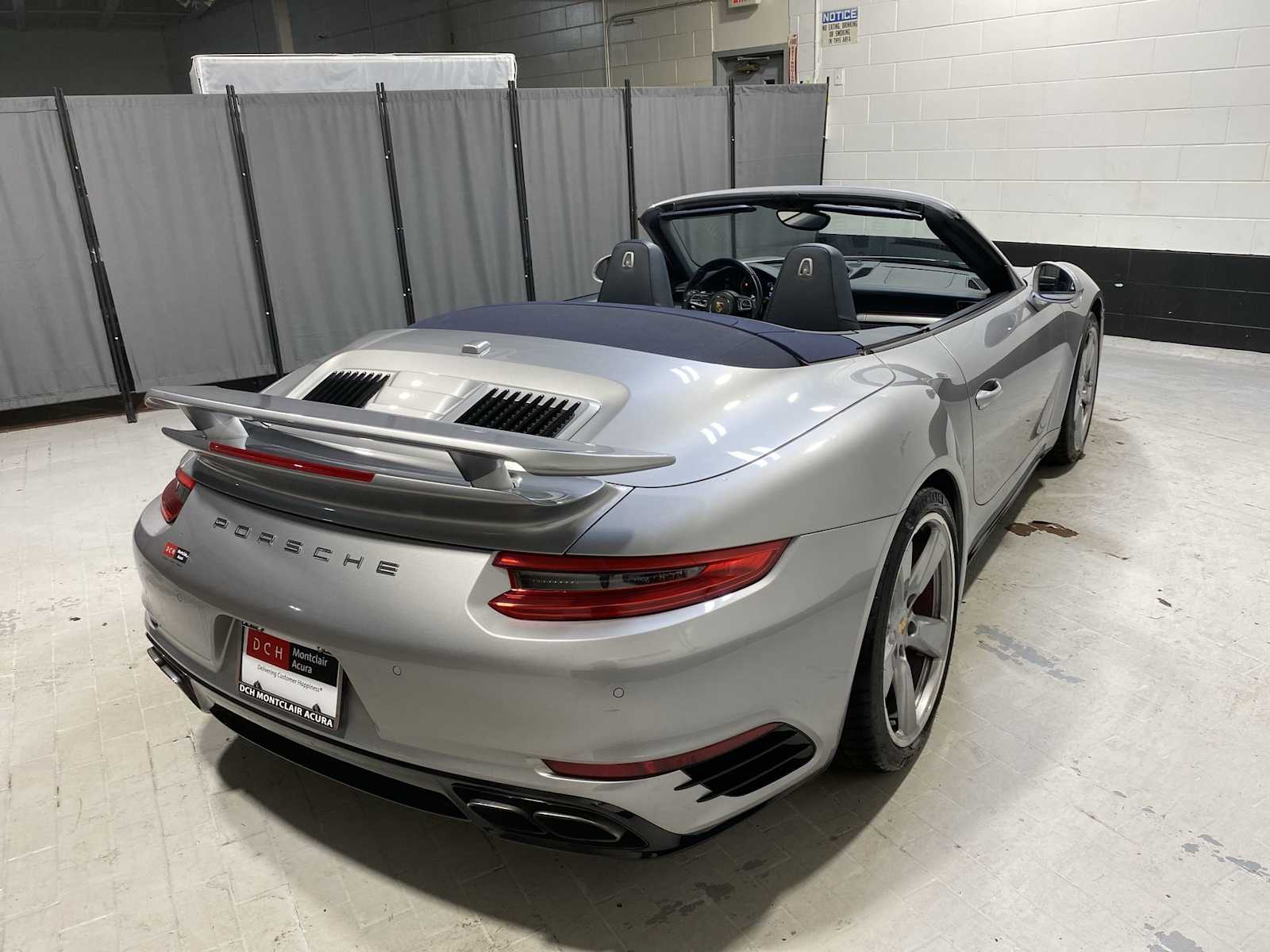 Thumbnail: 2017 Porsche 911 - 24