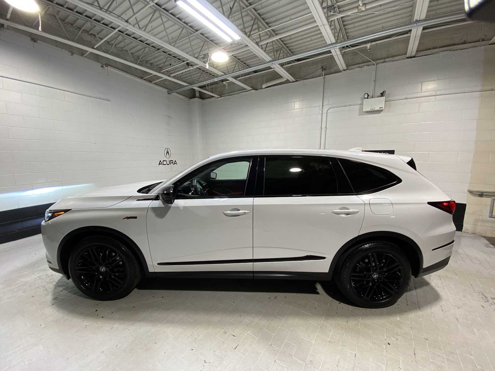 Thumbnail: 2022 Acura MDX - 3