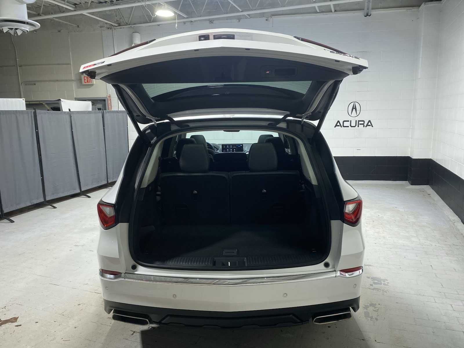 Thumbnail: 2024 Acura MDX - 19