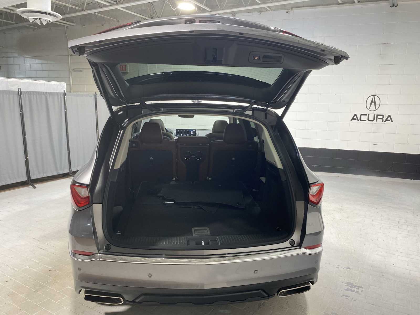 Thumbnail: 2023 Acura MDX - 19