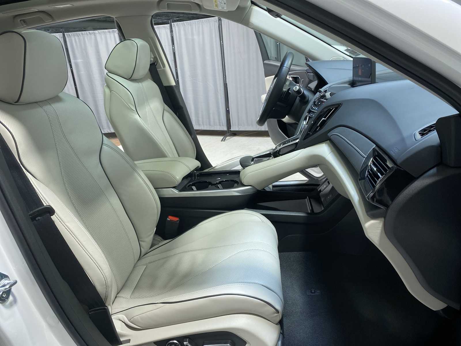 Thumbnail: 2025 Acura RDX - 14