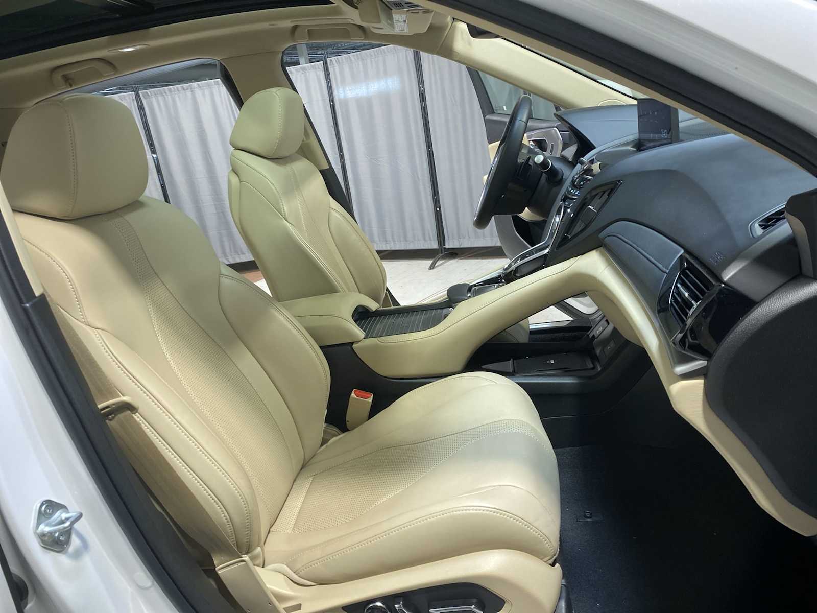 Thumbnail: 2023 Acura RDX - 14