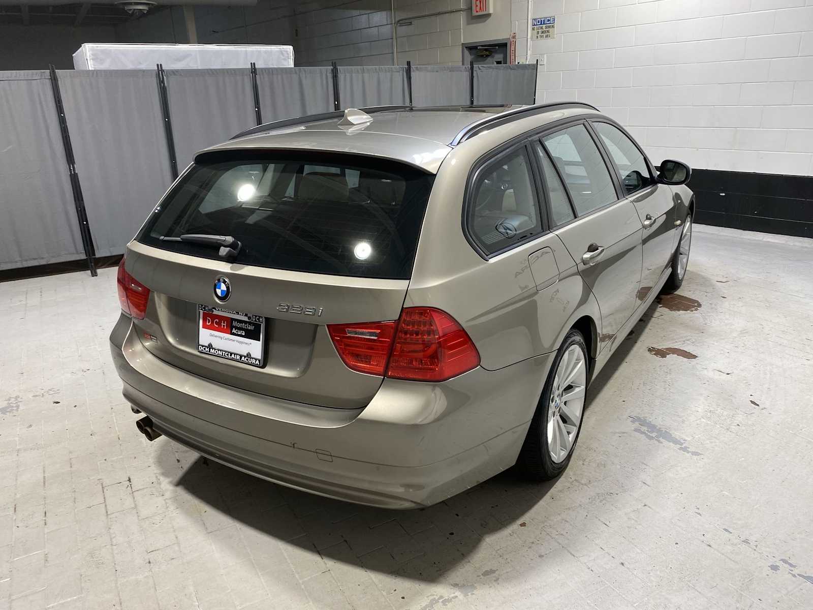 Thumbnail: 2012 BMW 3 Series - 26