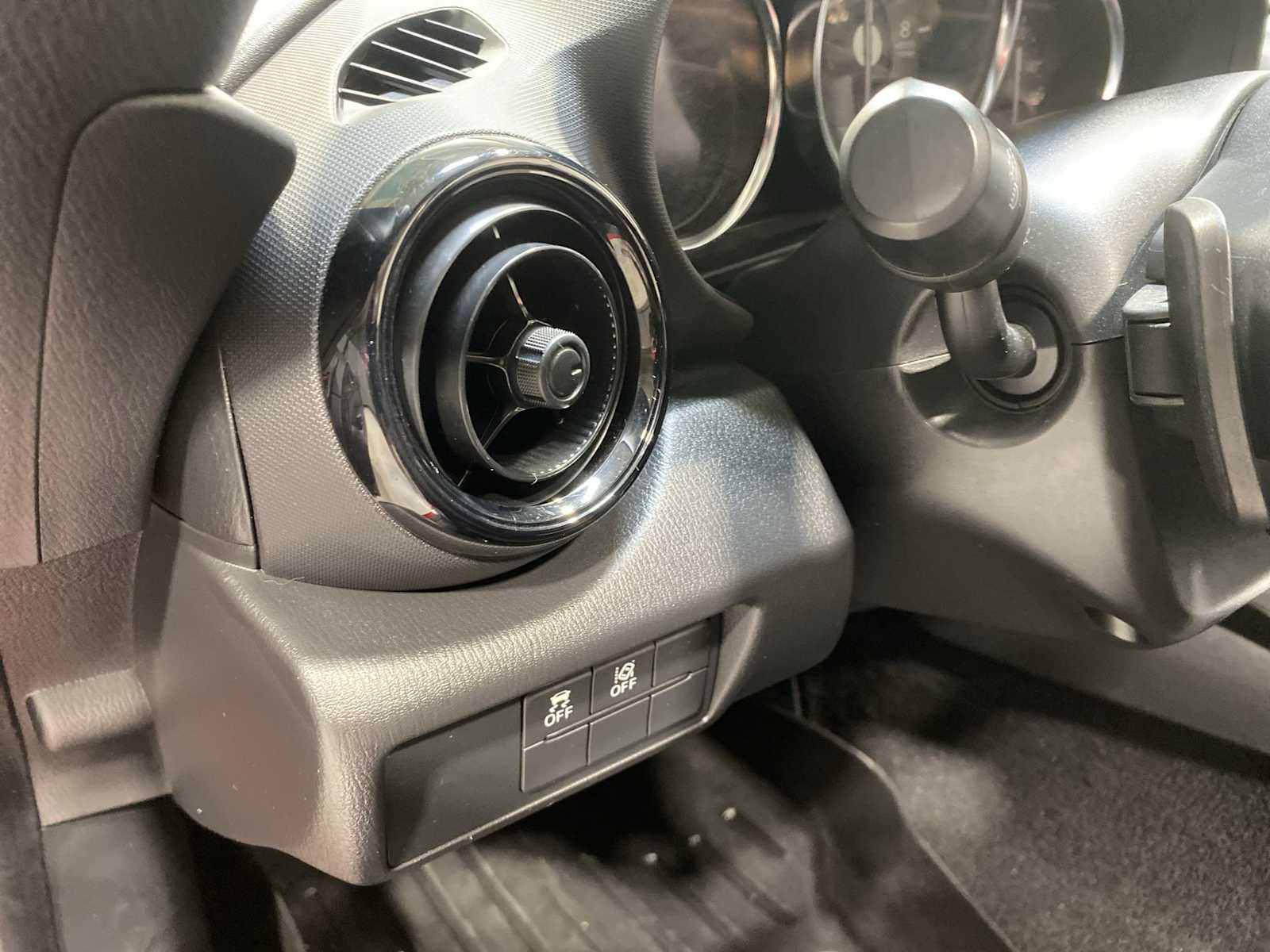 Thumbnail: 2021 Mazda MX-5 Miata - 22