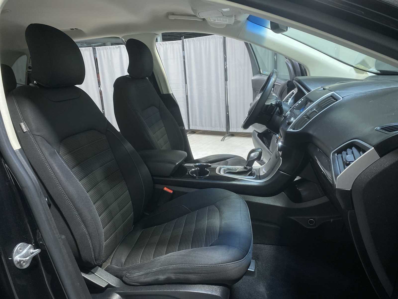 Thumbnail: 2015 Ford Edge - 14