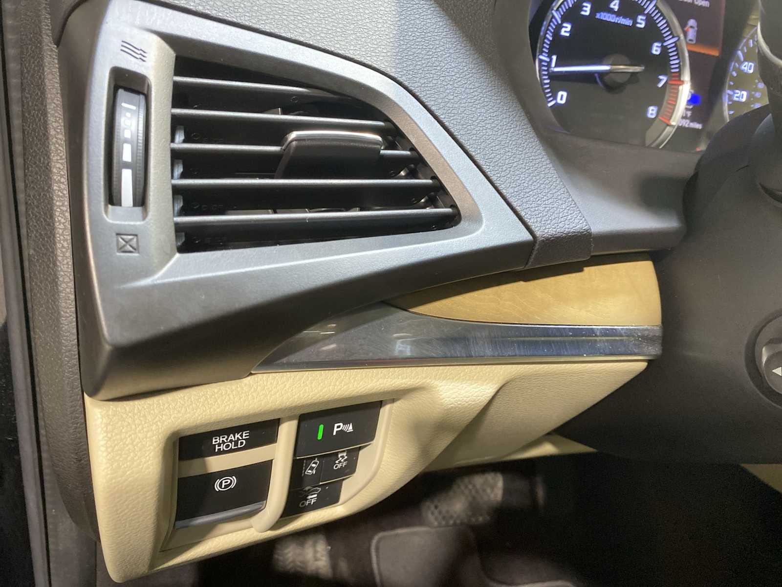 Thumbnail: 2020 Acura MDX - 24