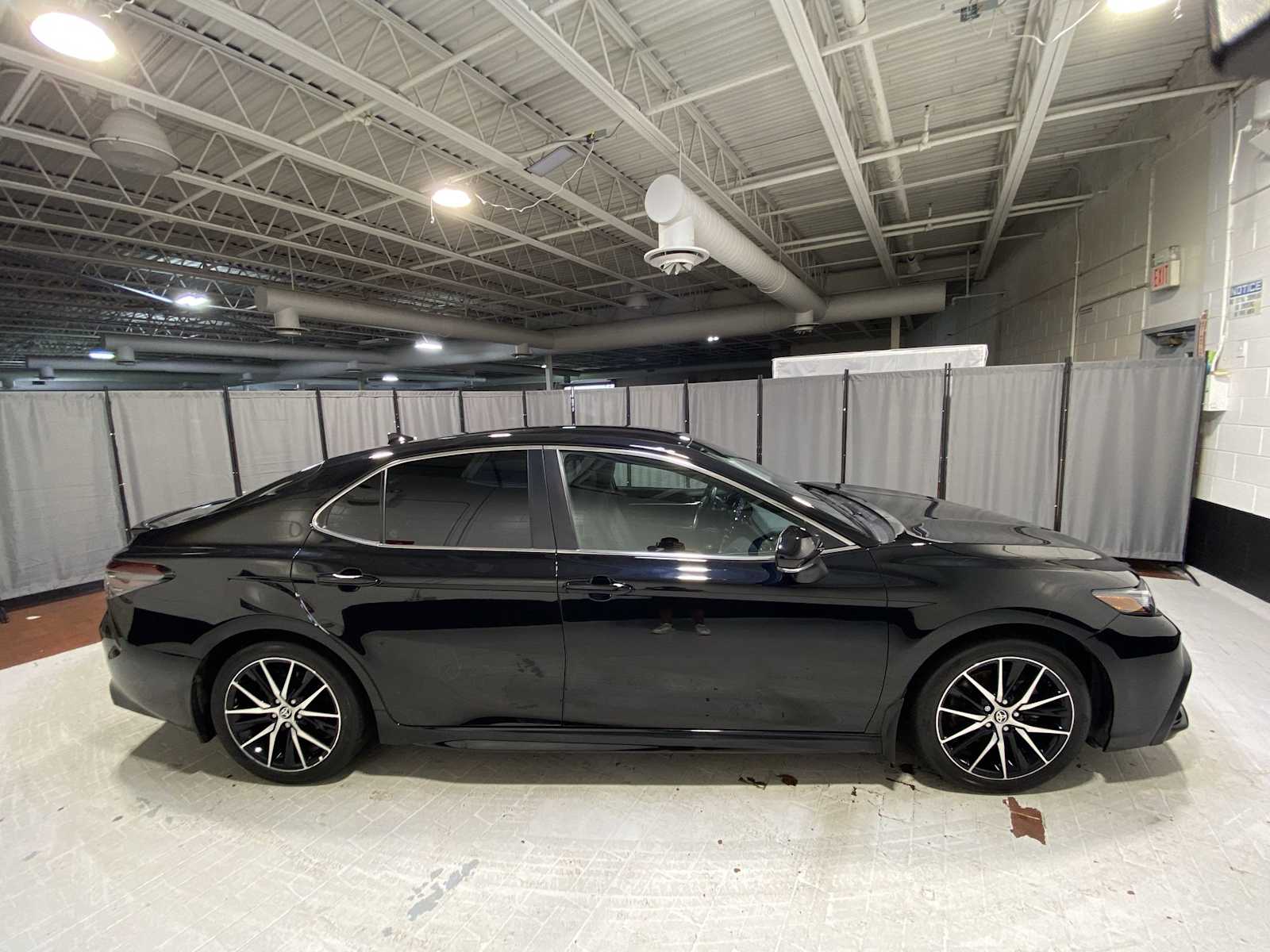 2024 Toyota Camry SE 27