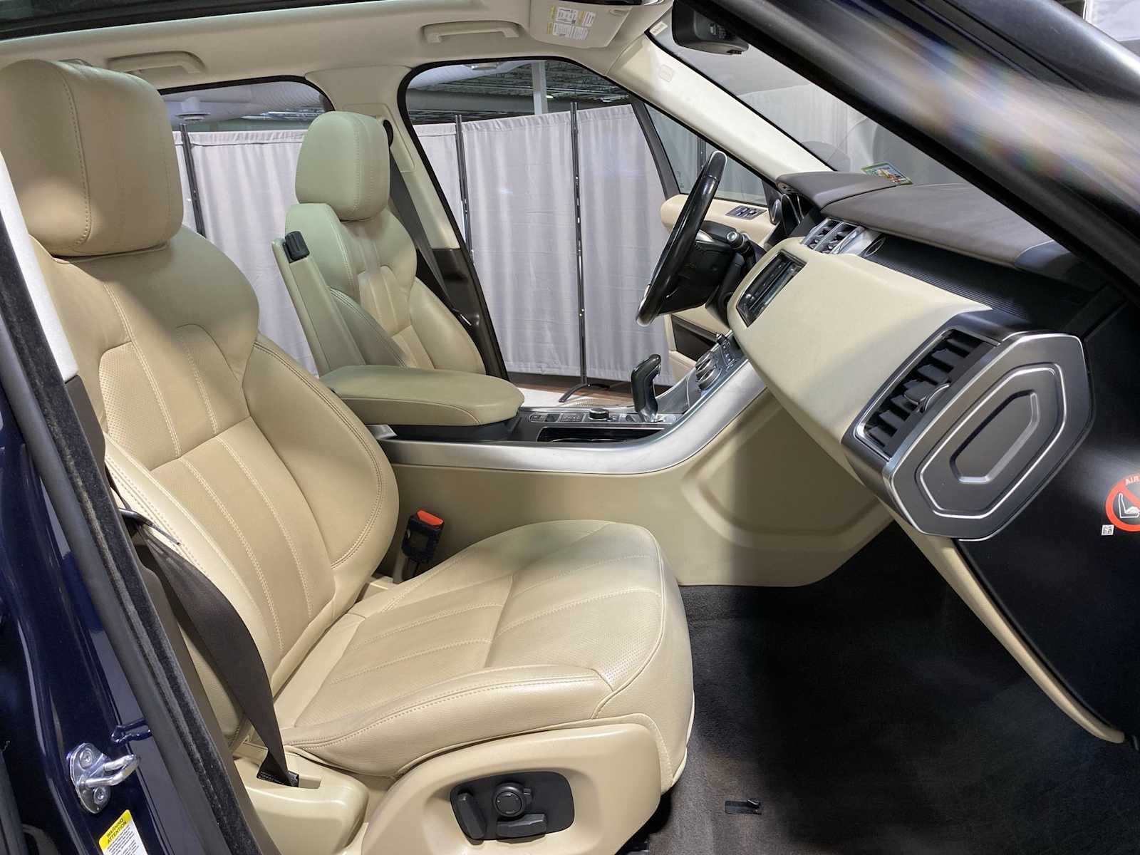 Thumbnail: 2016 Land Rover Range Rover Sport - 14