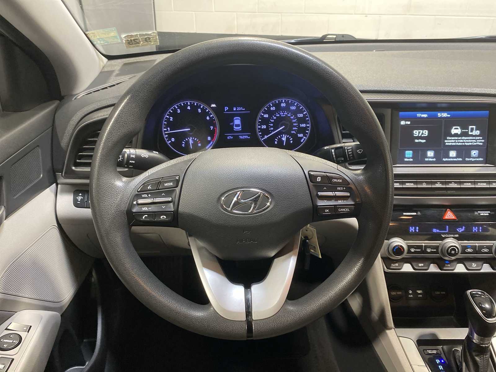 Thumbnail: 2020 Hyundai Elantra - 15