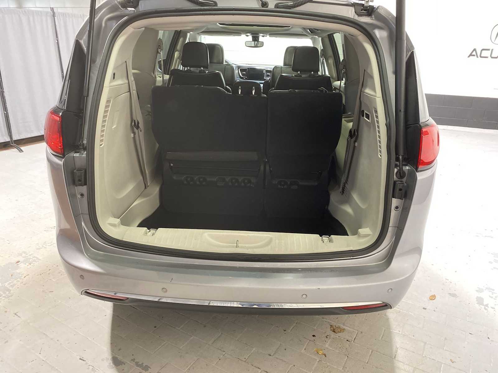 Thumbnail: 2019 Chrysler Pacifica - 19