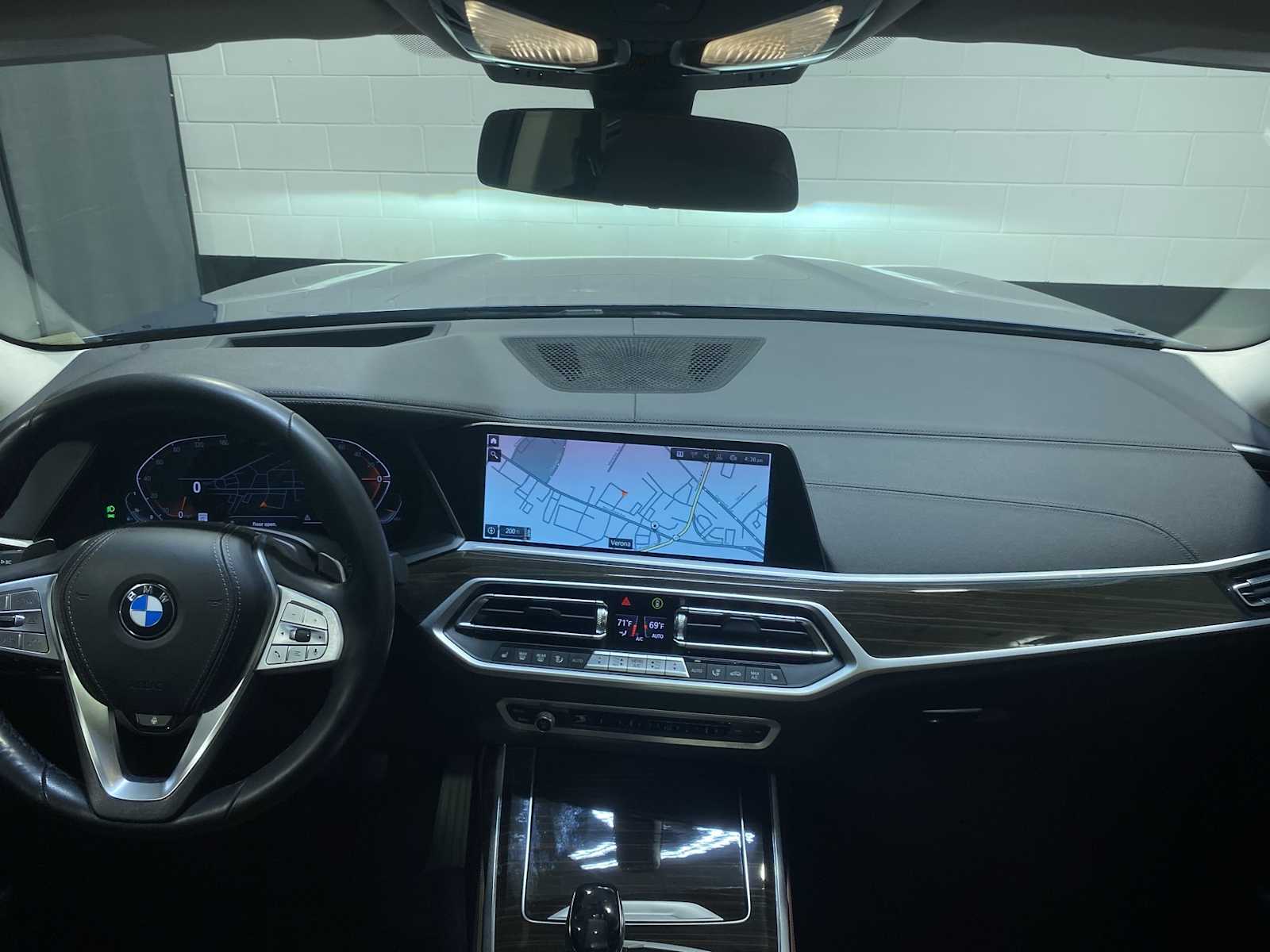 Thumbnail: 2021 BMW X7 - 10