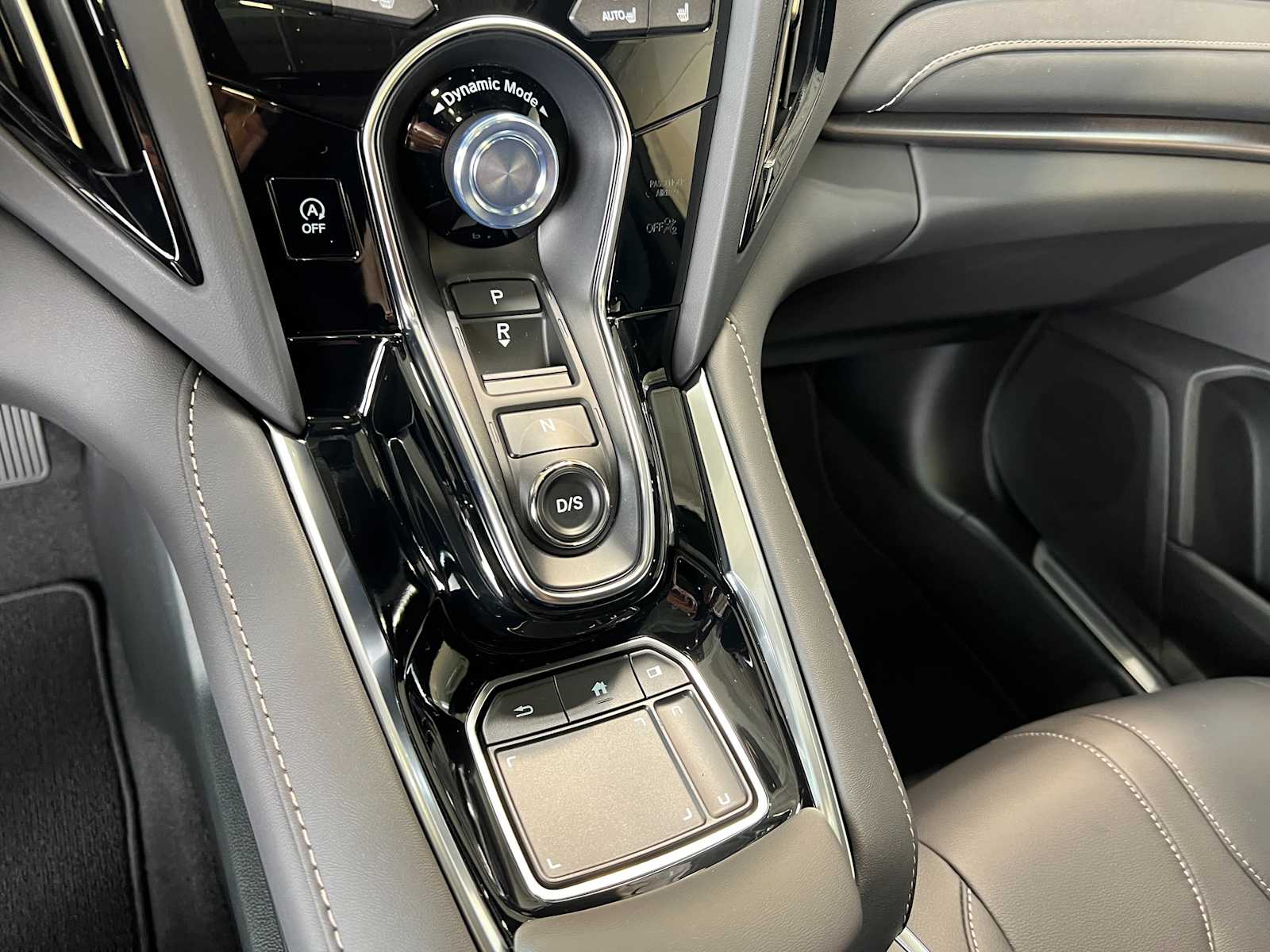 Thumbnail: 2026 Acura RDX - 23