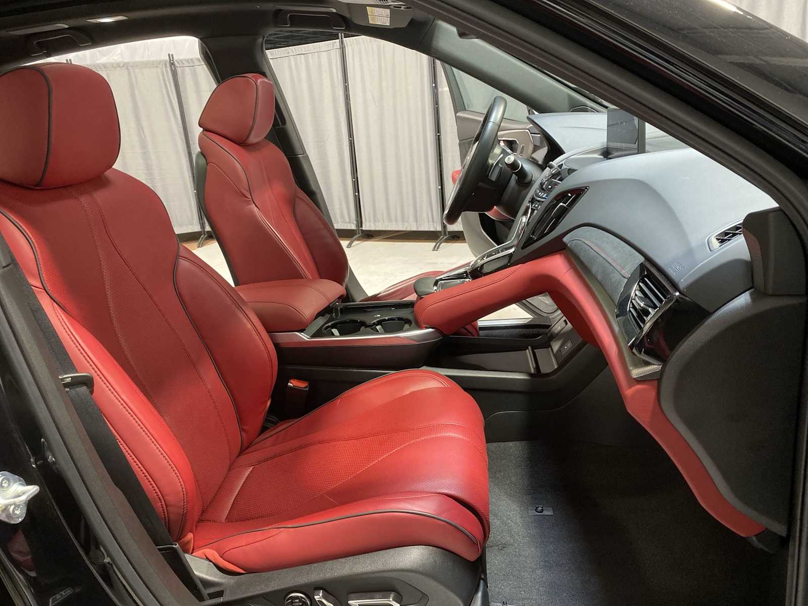 Thumbnail: 2025 Acura RDX - 14