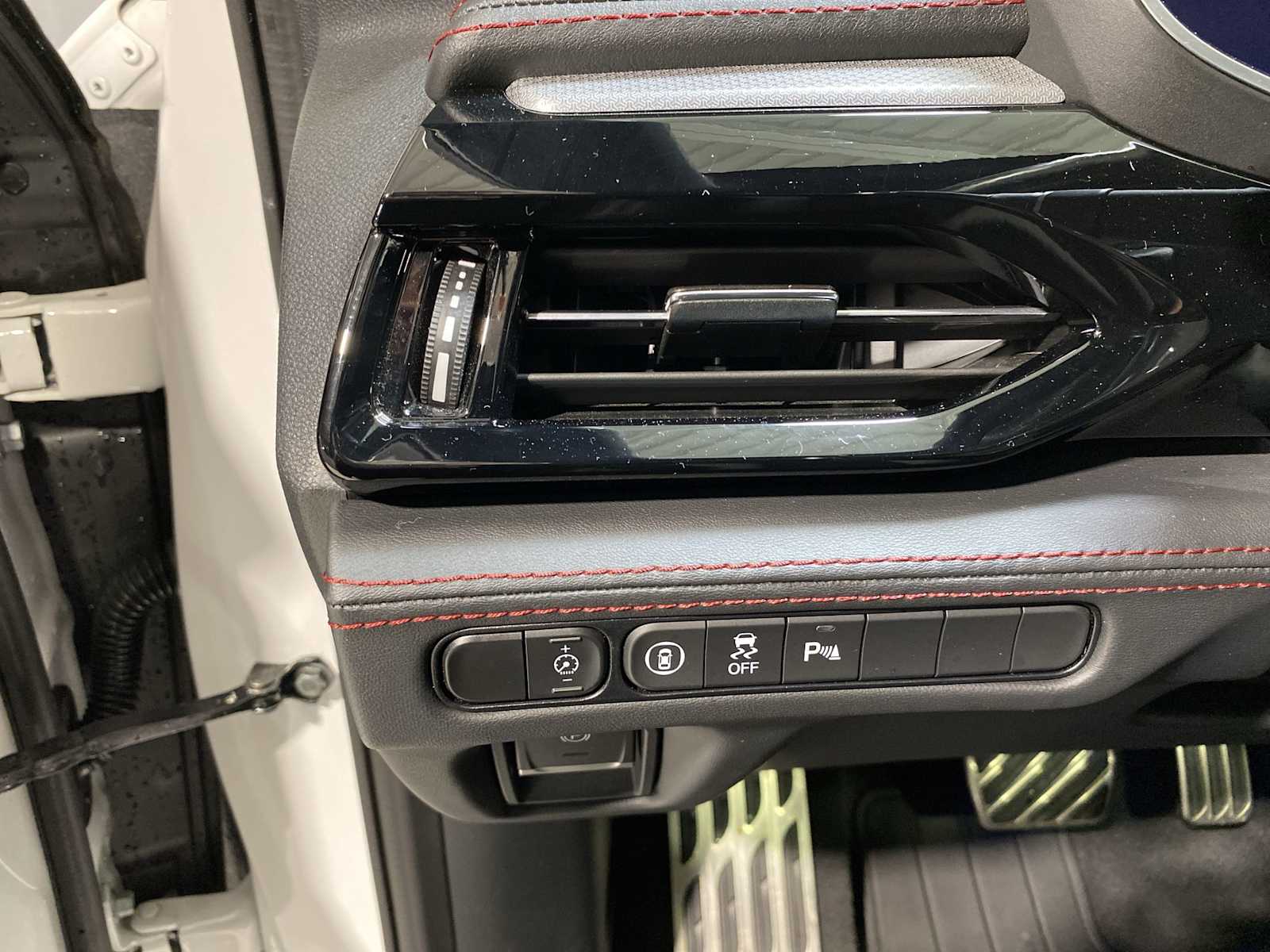 2023 Acura MDX Base 23