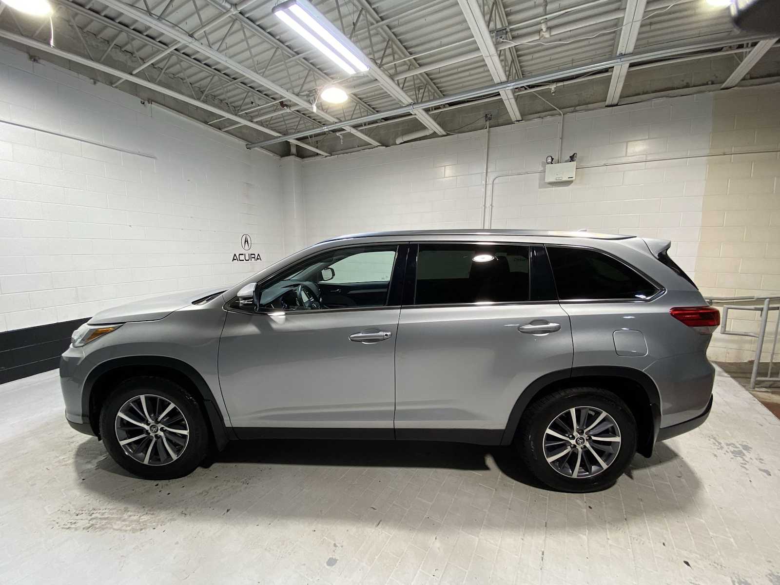 Thumbnail: 2019 Toyota Highlander - 3