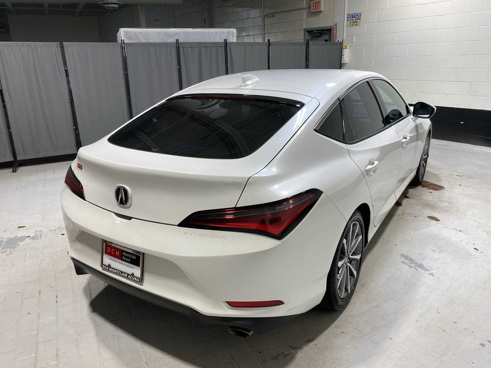 Thumbnail: 2023 Acura Integra - 26