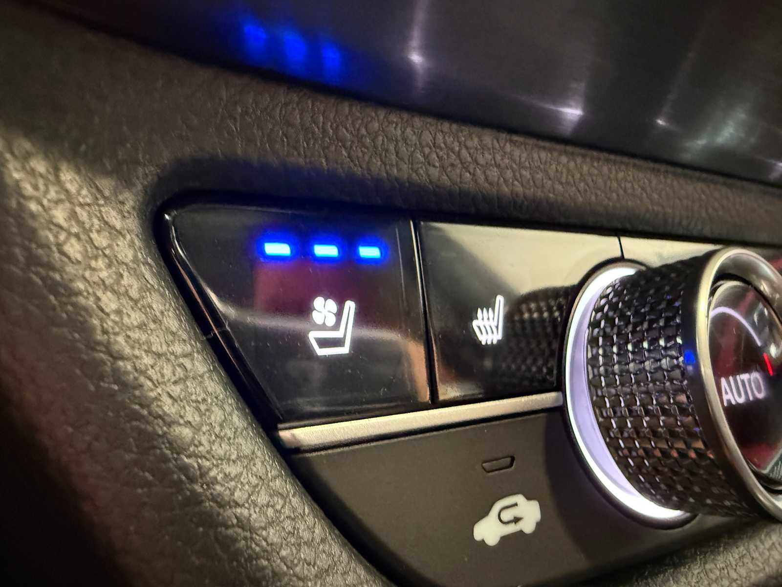 Thumbnail: 2025 Acura ADX - 21