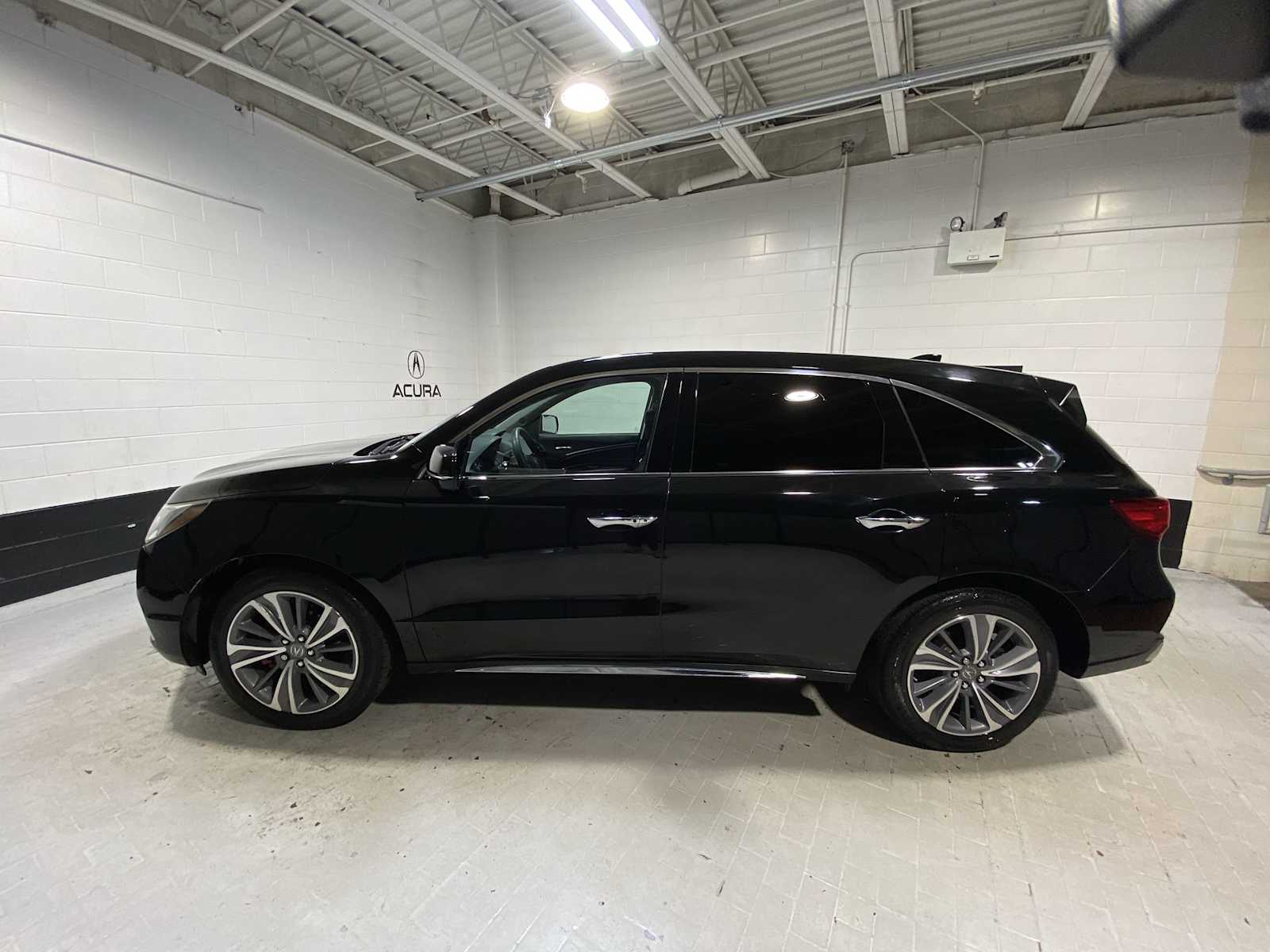 Thumbnail: 2018 Acura MDX - 3