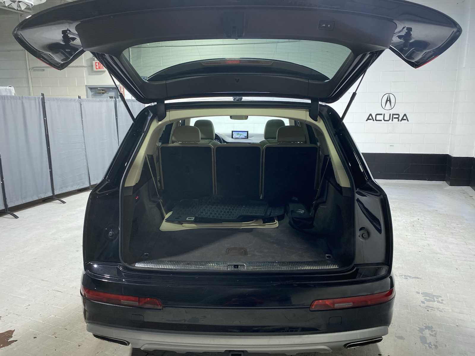 Thumbnail: 2019 Audi Q7 - 19