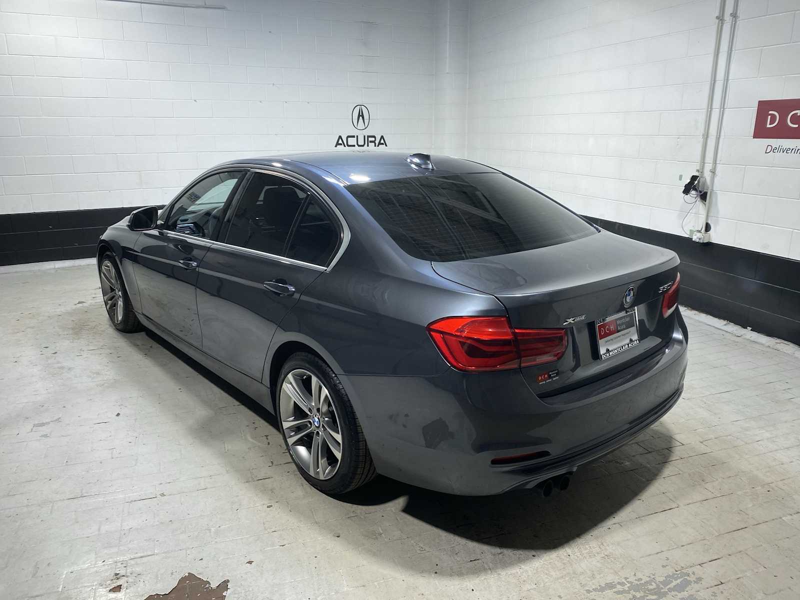 Thumbnail: 2018 BMW 3 Series - 4