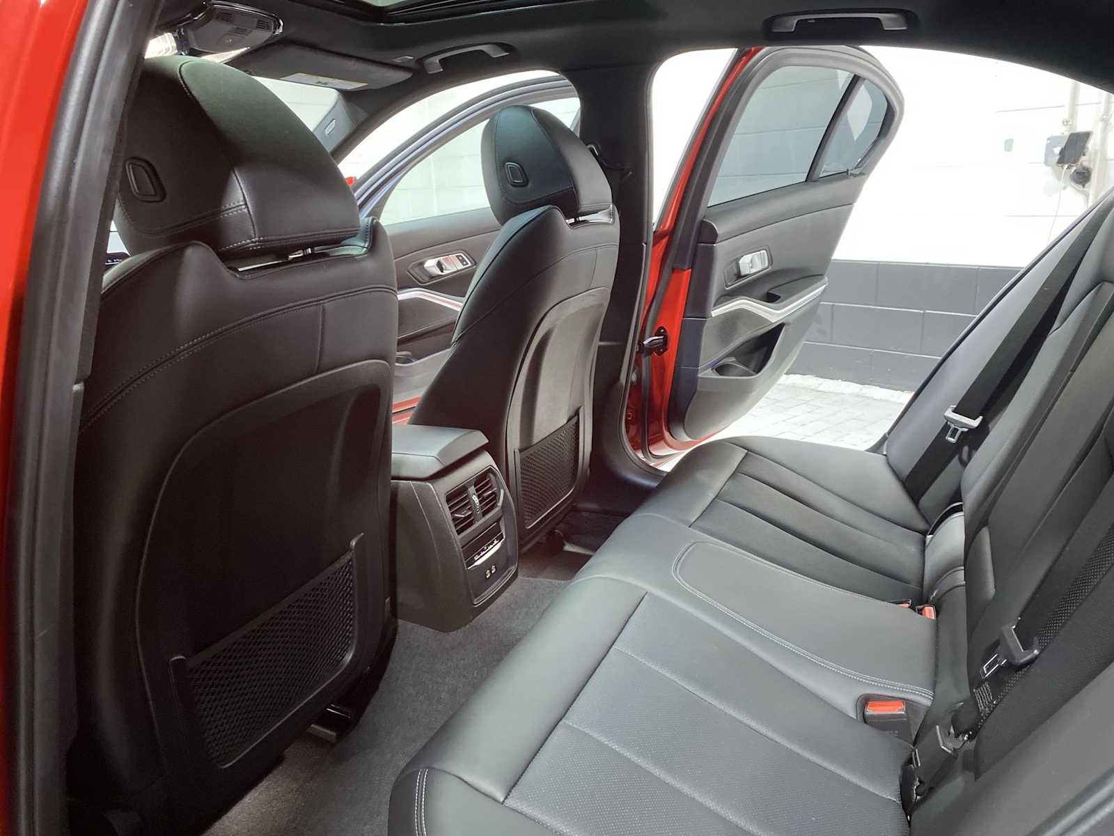 Thumbnail: 2022 BMW 3 Series - 12