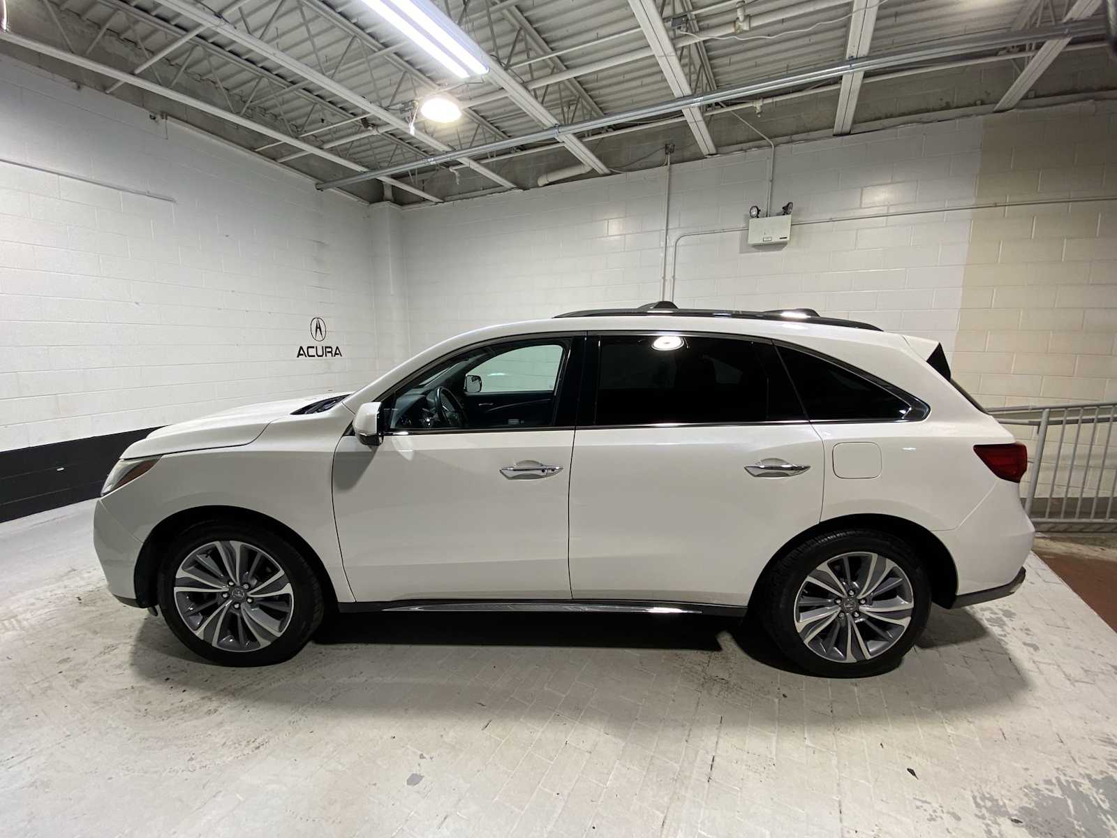 Thumbnail: 2018 Acura MDX - 3