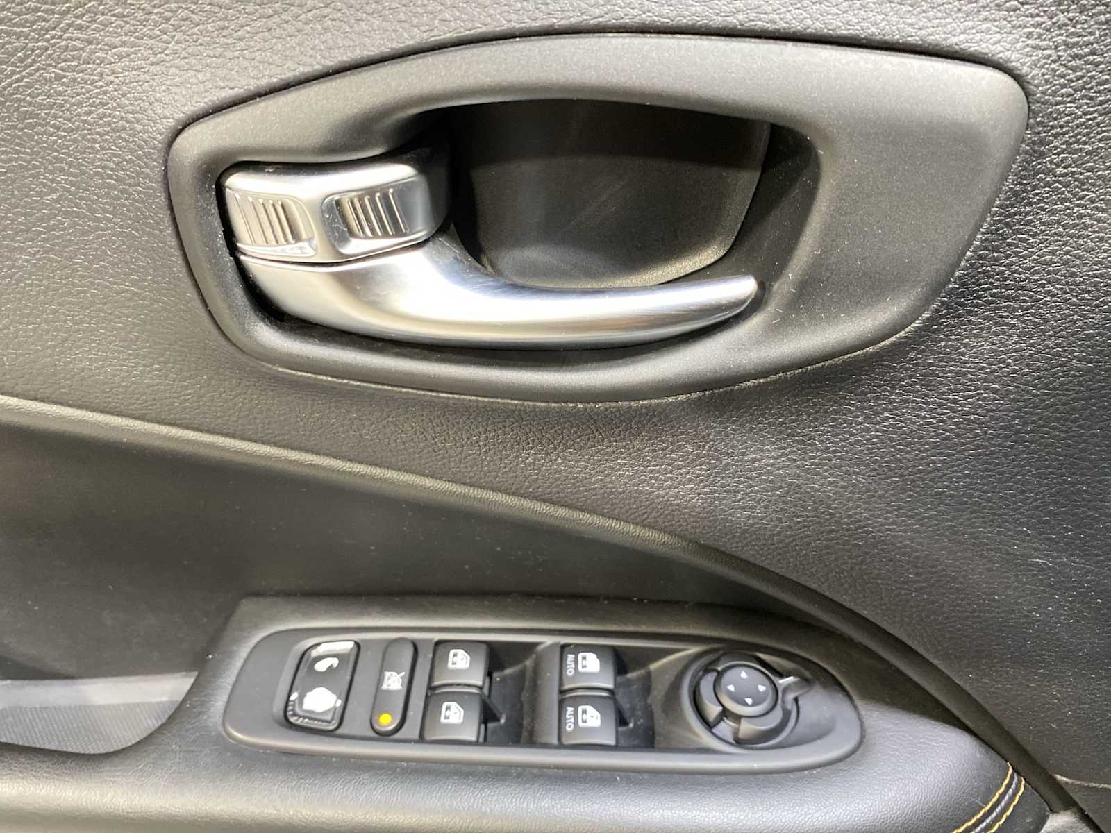 Thumbnail: 2020 Jeep Compass - 23