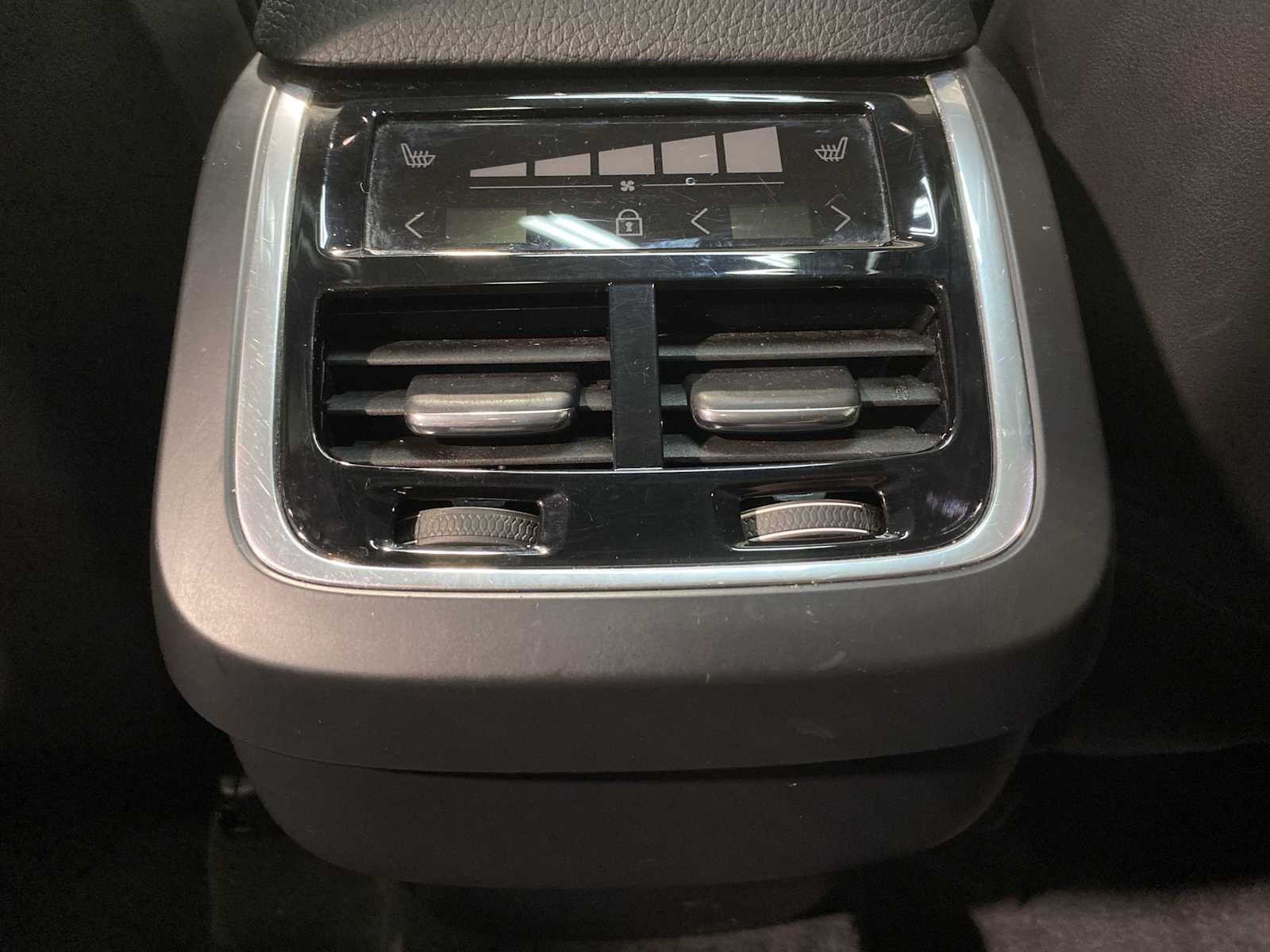 Thumbnail: 2019 Volvo XC90 - 25