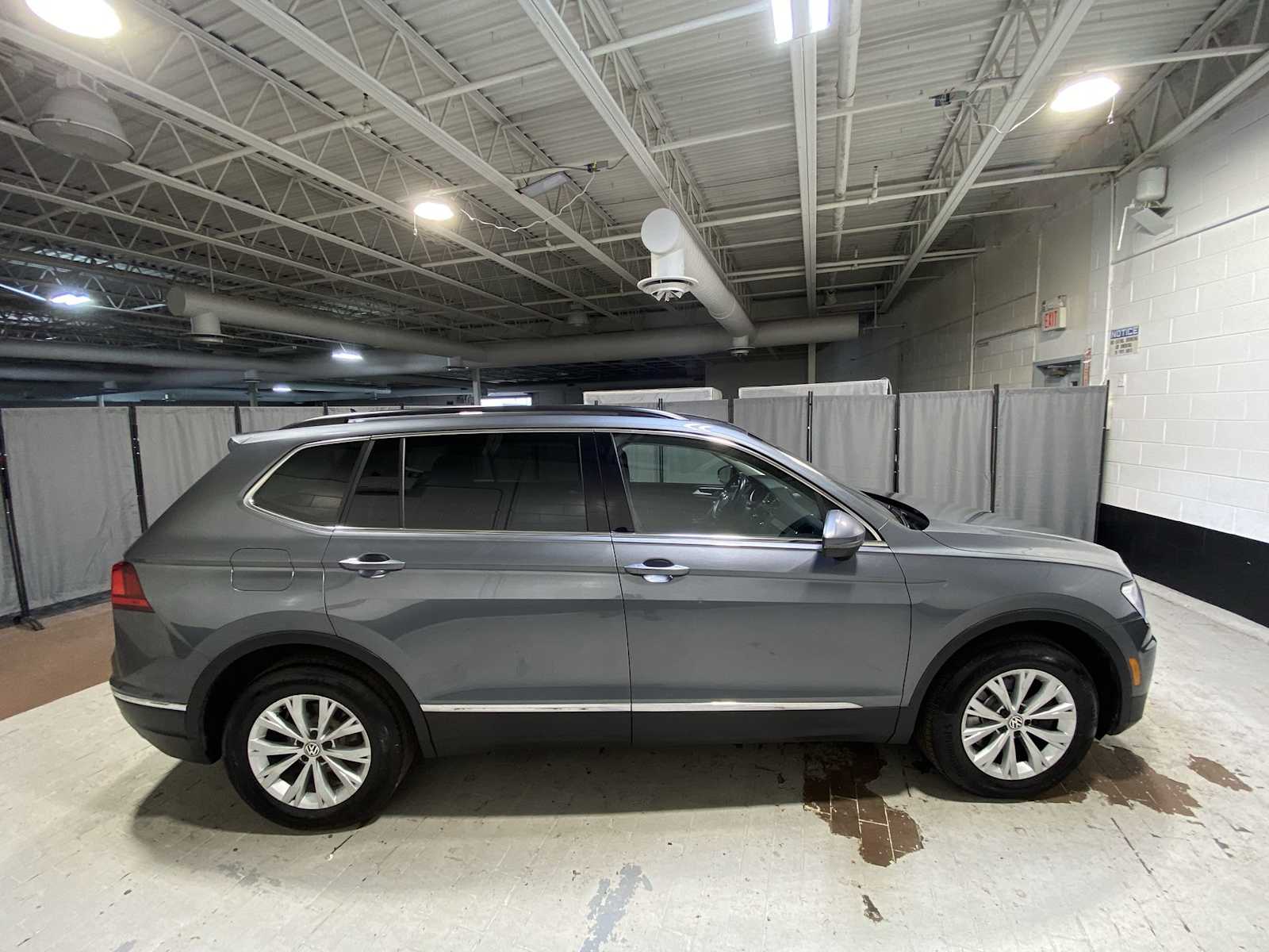 Thumbnail: 2018 Volkswagen Tiguan - 24