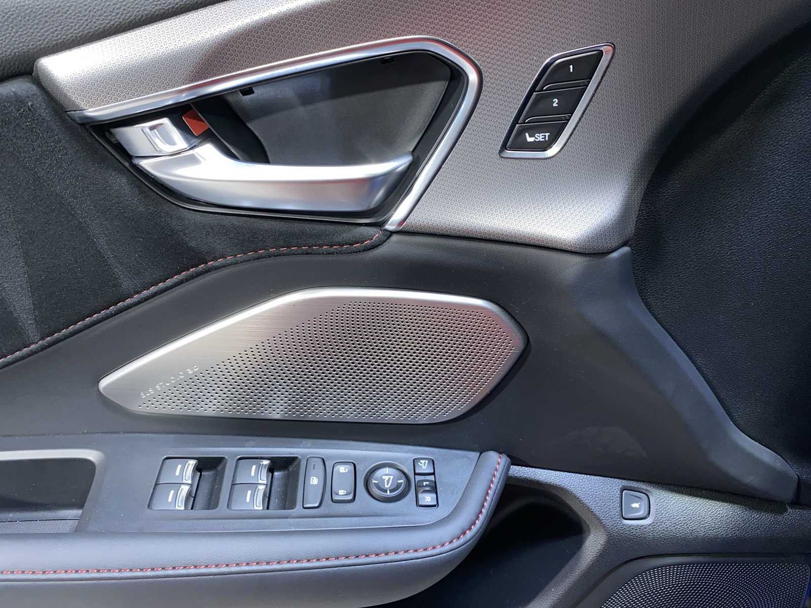 Thumbnail: 2025 Acura RDX - 23